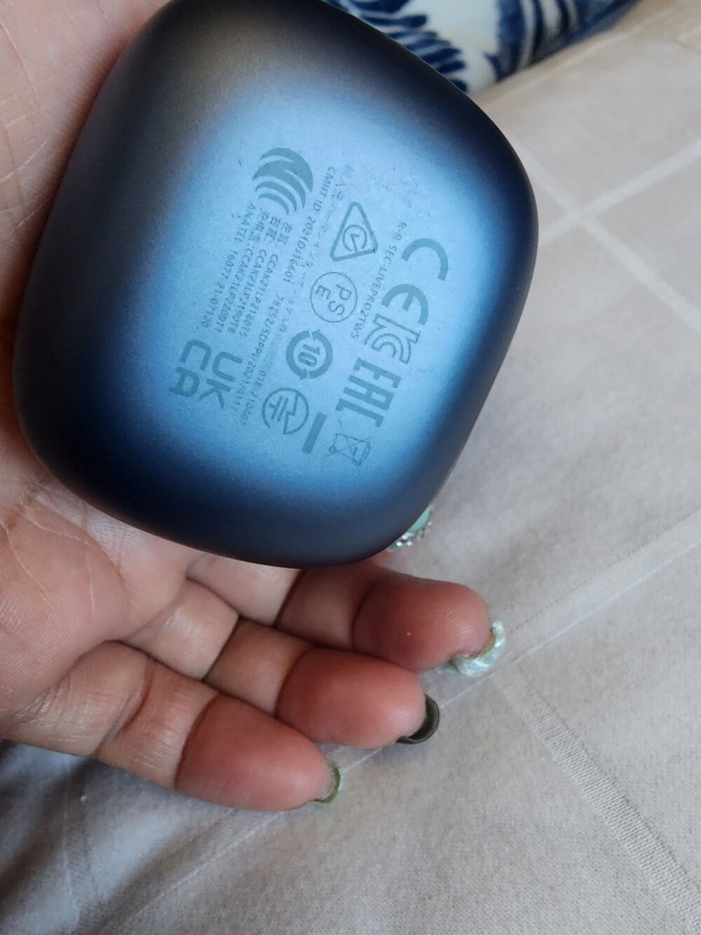 FREE BAG 💯JBL Live Pro 2 TWS WIRELESS EARBUDS with Genshin Impact Backpack - Picture 3 of 5